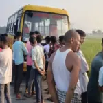 गाजीपुर में दर्दनाक हादसा! ईयरफोन लगाए किशोर को स्कूल बस ने कुचला, मौके पर ही मौत